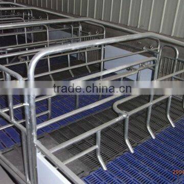 Farrowing crate