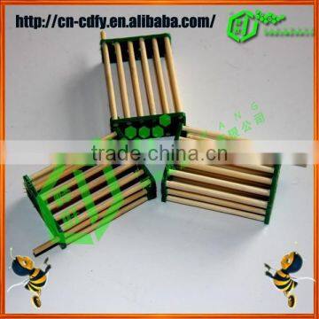 Bamboo And Plastic Bee Queen Cage photo-4