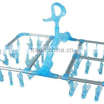 Plastic cloth hanger