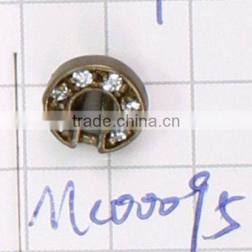 round shaped zircon pendant MC00095