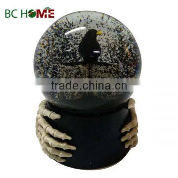 2015 New design Halloween crow snow globe with Grimoire