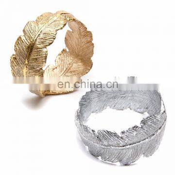 FEATHER CUFF NAPKIN RING