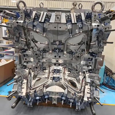 Custom Plastic Injection Mold for Automotive Lighting Multi Cavity Mould