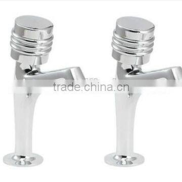 Round Handle Brass Wash Basin Pillar Taps (Pair)