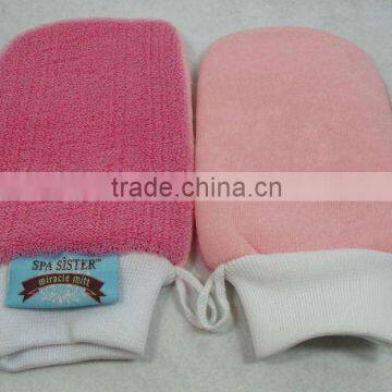 2016 Pink plastic exfoliating scrub mitt