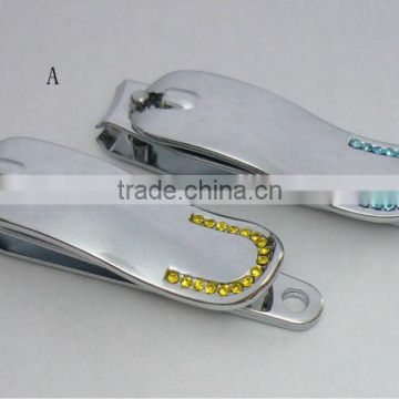 Nail cutter with diamonds