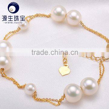 Akoya Cultured Pearls Bracelet With White/golden Pearls in 18k Gold Chain