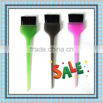 Plastic hair dyeing brush