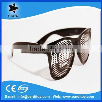 2015 Hot cheap pinhole glasses print with custom logo