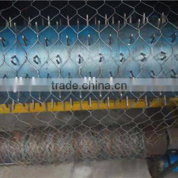 Automatic NW Series Hexagonal Wire Mesh Netting Machine photo-3
