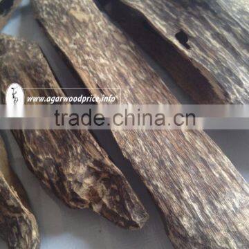 Supplier of super grade Agarwood chunks with large quantity