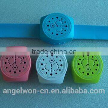 Mini colorful handfree-call bluetooth wristwatch sports speaker with MIC function