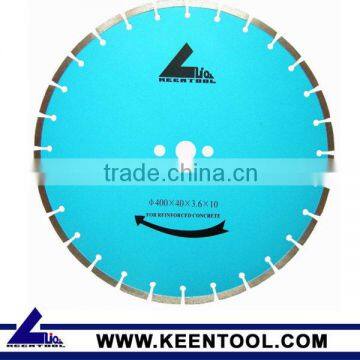 Diamond saw blade for cutting concrete pavers