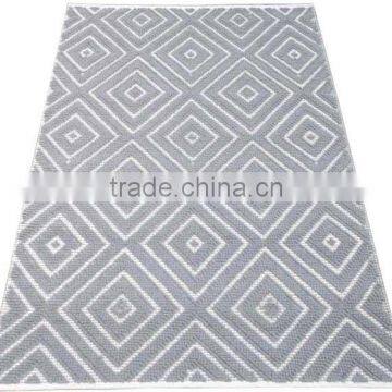 Diamond design flat weave wool rug