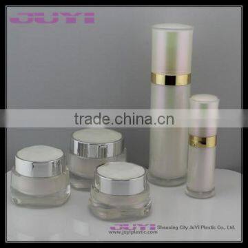 New Designed Acrylic Plastic Lotion Bottle Plastic Pump Spray Bottle photo-2