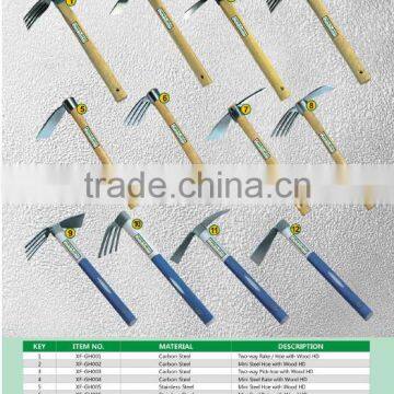 China factory of antislip double face carbon steel 4 prong garden hoe with fiberglass handle farm tools factory in China