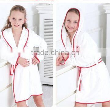 Fashion Cotton White Children Bath Robe Good Quality Embroidered Girls Robe Latest Designs Sleepwear Hoodie Robe