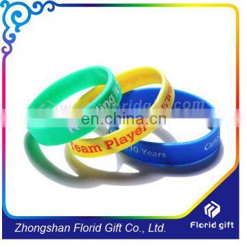 Newest product silicone bracelet wristband with custom