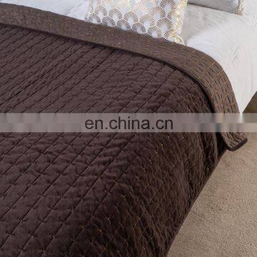 King Size Quilt Soft, Lightweight, Reversible and Hypoallergenic Bedding Wholesale photo-3