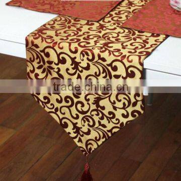 Polyester jacquard luxury table runner, wedding banquet table runner even table runner swirl design burgundy