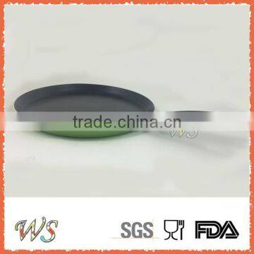 Hot Sell Carbon Steel Non-stick Round Pizza Pan With Bakelite Handle photo-3