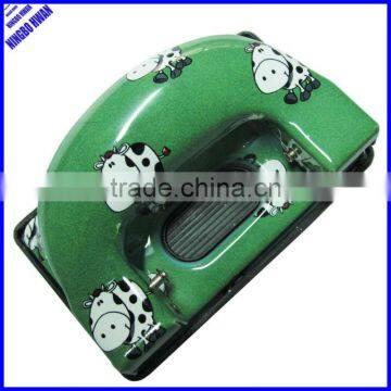 New design hot selling standard size decorative manual hole punch