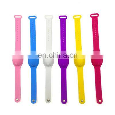 Wholesale Hot Sales Silicone Wrist Band Watch Shaped Hand Sanitizer