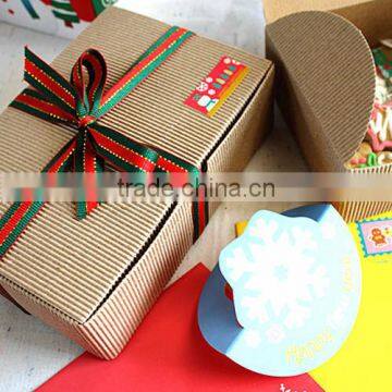 White Papercard Decorative Bowknot Printing Color Gift Box With Design Logo Made in China photo-6
