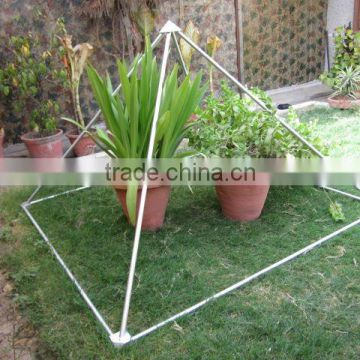 4 feet pyramid with connecting corners for plants & Animals