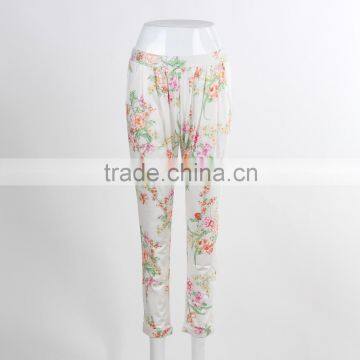 F5S30051 Women Casual Flower Printed Pants