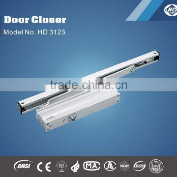 Automatic hydraulic door closer with sliding arm