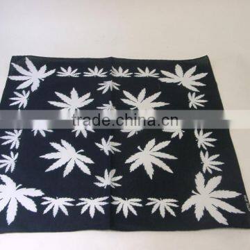 Hot selling screen printing leaf bandanas in black and white