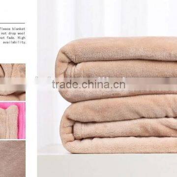 2015 Hot Sale Fabric China Factory Wholesale Throw Bedding Set 100% Polyester Solid Coral Fleece Blanket photo-4