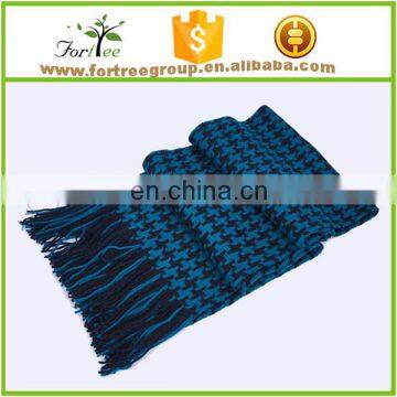 Latest gentlemen design hot sale winter crochet fashion warm knitted men scarves