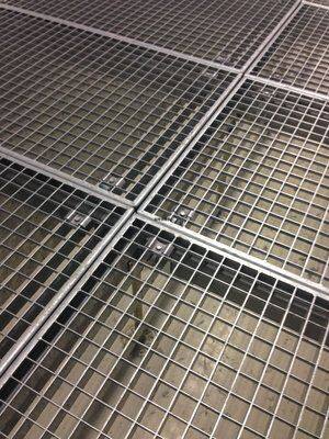 Steel Lattice Ceiling Made Of Carbon Steel Hot Galvanized, Cold Galvanized, Spray Paint