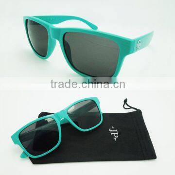 2014 Plastic Sunglass Hot Selling Sunglass Wholesale Sunglass