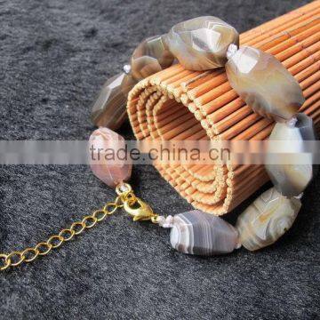 Alibaba china professional letters bead macrame bracelet