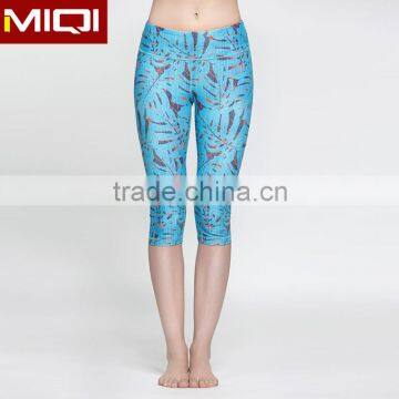 Custom logo printed yoga apparel wholesale ladies sublimation capri yoga pants