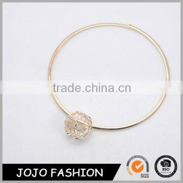 Cheapest fashion metal gold hollow ball design crystal diamond bangles