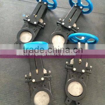 Knife gate valves with protector