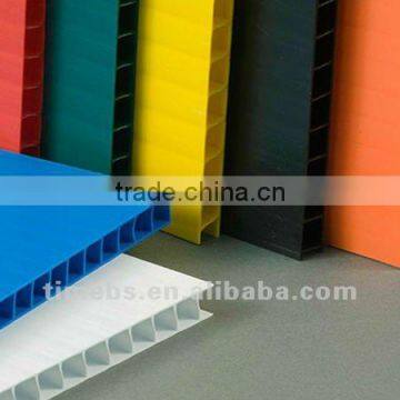 Corrugated plastic sheets for construction