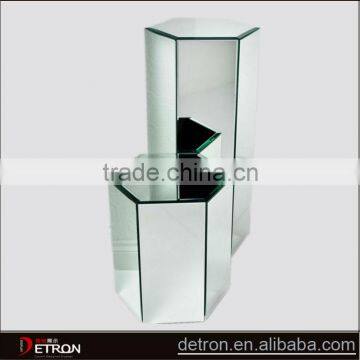 High quality of pedestal display