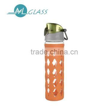 China wholesale 550ml borosilicate glass bottle water bottle with portable lid silicone sleeve handmade glassware