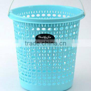 plastic outdoor trash bin