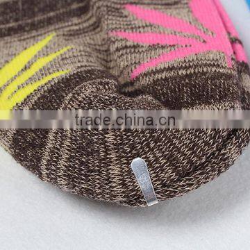 Bulk Wholesale Promotion Most Popular Maple Sports Men Socks photo-4