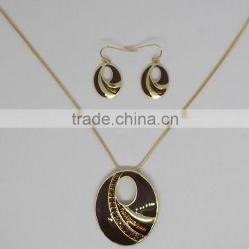 oval shaped necklace