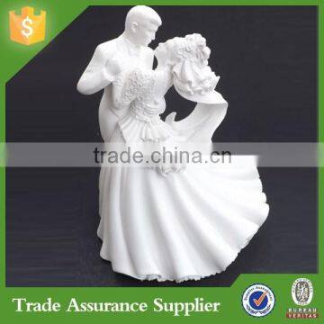 High Quality Resin Love Couple Sculpture Wedding Souvenir