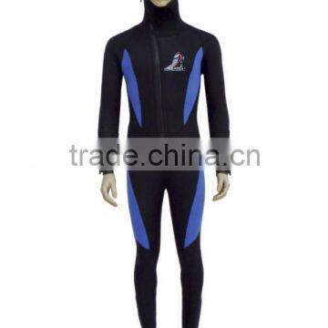 Long sleeves neoprene wetsuit for surfing and diving