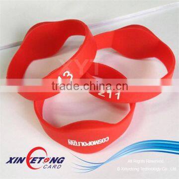 high quality Waterproof bracelet Silicone RFID Wristband with ISO14443a antenna