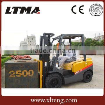 LTMA Pneumatic Tire forklift with 3-stage mast